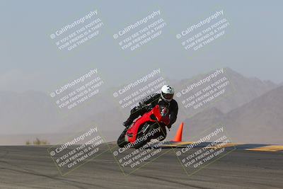 media/Mar-28-2022-Superbike Trackdays (Mon) [[b8603d0f67]]/Open Track Time/Turn 9/